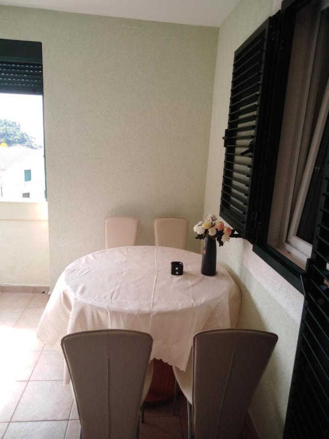 Apartman Ozi Petrovac na moru Exterior foto
