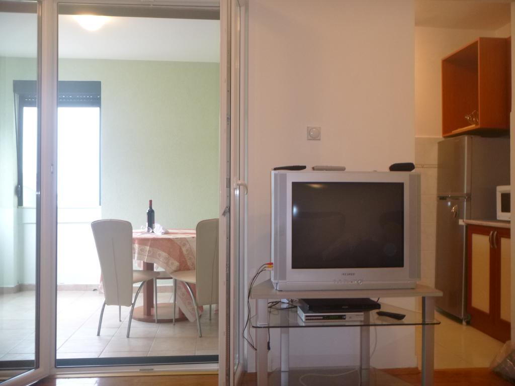 Apartman Ozi Petrovac na moru Exterior foto
